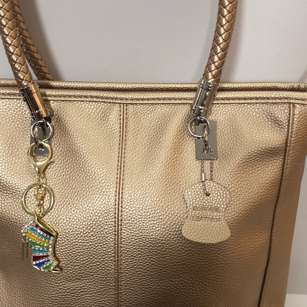 Beautiful Pale Gold Leather Handbag NWOT - Picture 5 of 8